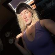 Doy clases particulares de francés para la gente que quiera aprender o desarrollar su nivel (soy nativa)